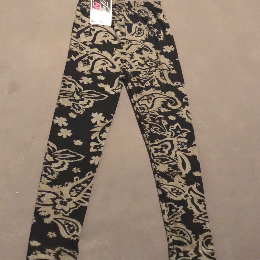 Little girls leggings. Size small/medium (2-6)
